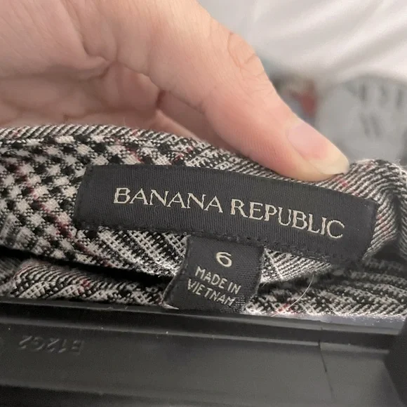 3 for 25!🌻 Banana Republic Glen Plaid Button Skirt 🌻 - Picture 6 of 7